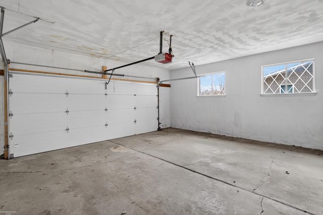 32645 Northampton Drive, Warren, MI 48093