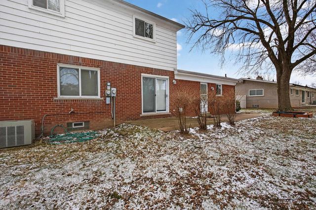 32645 Northampton Drive, Warren, MI 48093