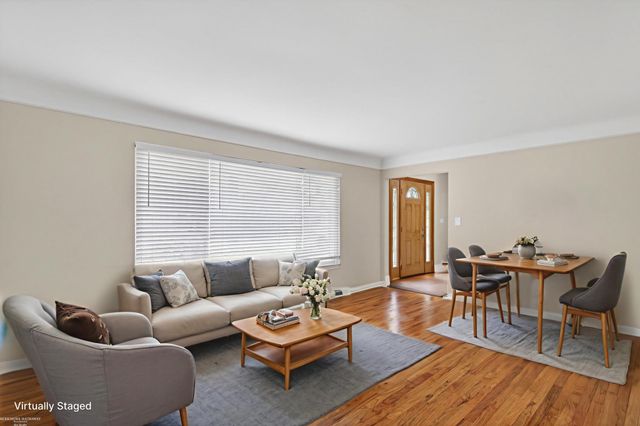 32645 Northampton Drive, Warren, MI 48093