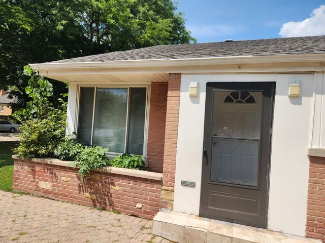 6647 N Lawndale Avenue, Lincolnwood, IL 60712