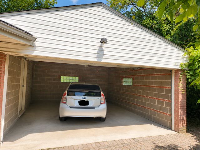 6647 N Lawndale Avenue, Lincolnwood, IL 60712