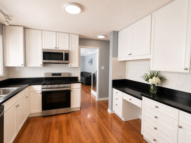 6647 N Lawndale Avenue, Lincolnwood, IL 60712