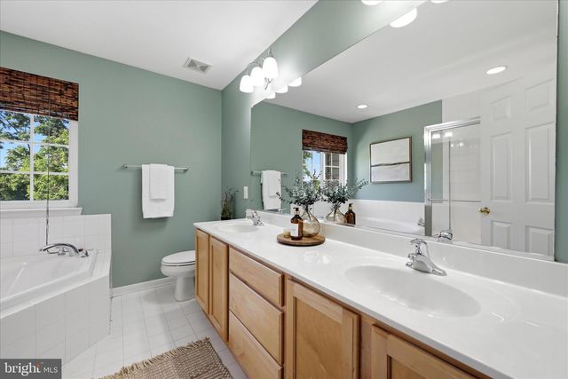 31 RIPARIAN LN, Ranson, WV 25438