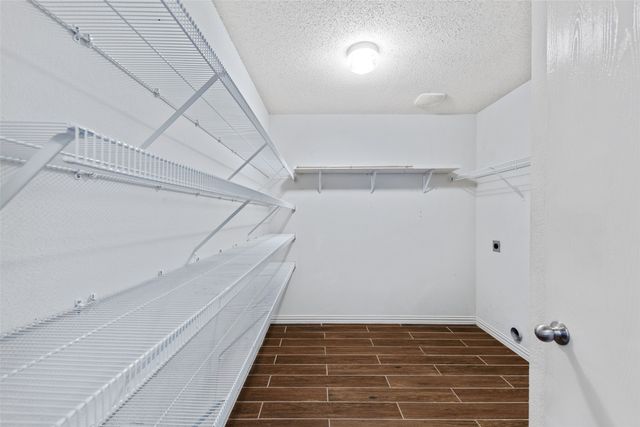 4921 Thorn Hollow Drive, Fort Worth, TX 76244