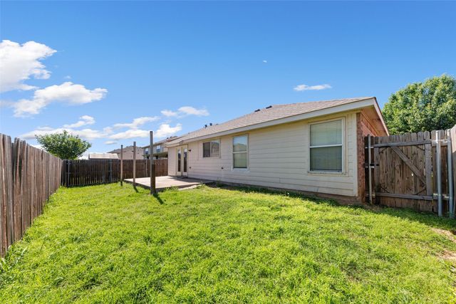 4921 Thorn Hollow Drive, Fort Worth, TX 76244