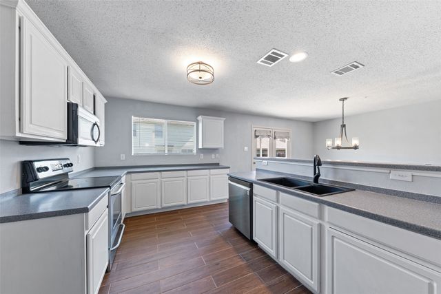 4921 Thorn Hollow Drive, Fort Worth, TX 76244