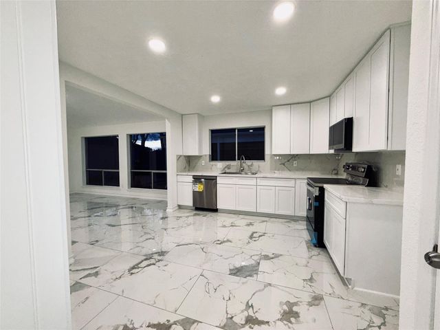 9315 Beringwood Drive, Houston, TX 77083