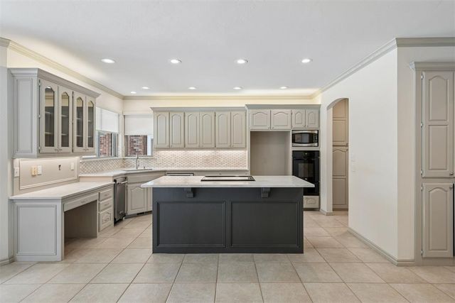 1724 Boomer Trail, Edmond, OK 73034