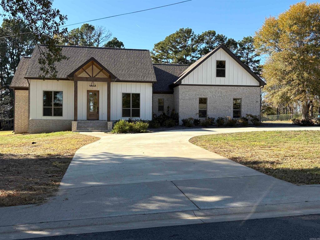 36 Church Circle, Greenbrier, AR 72058