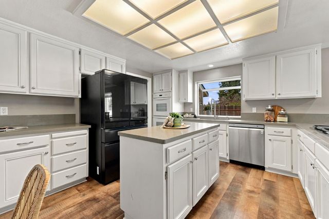 2600 Buckeye Ct, Rocklin, CA 95677