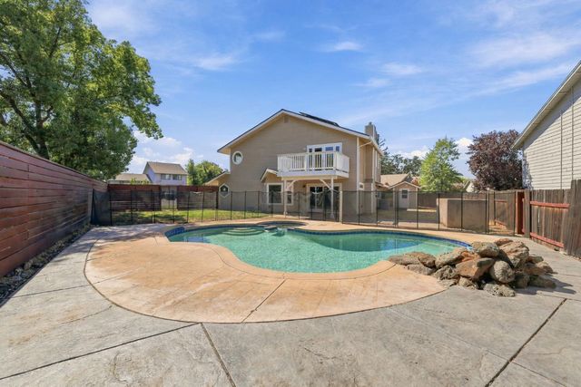 2600 Buckeye Ct, Rocklin, CA 95677