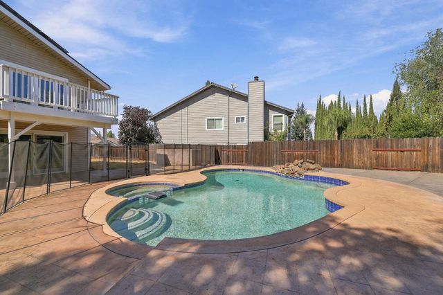2600 Buckeye Ct, Rocklin, CA 95677