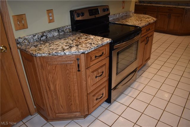 170 Heartwood Drive, Mogadore, OH 44260