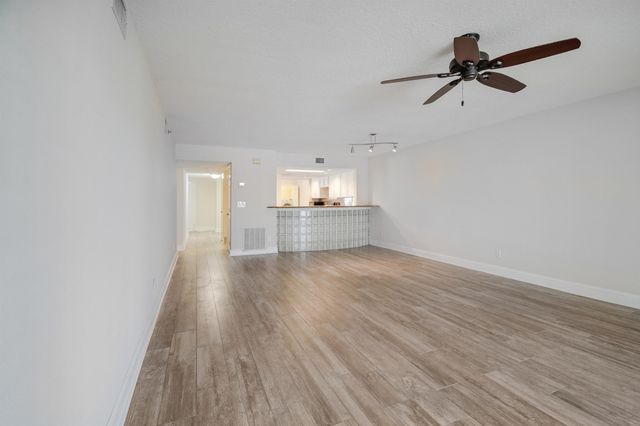 324 Village Dr B, St Augustine, FL 32084