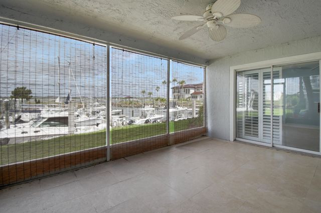 324 Village Dr B, St Augustine, FL 32084
