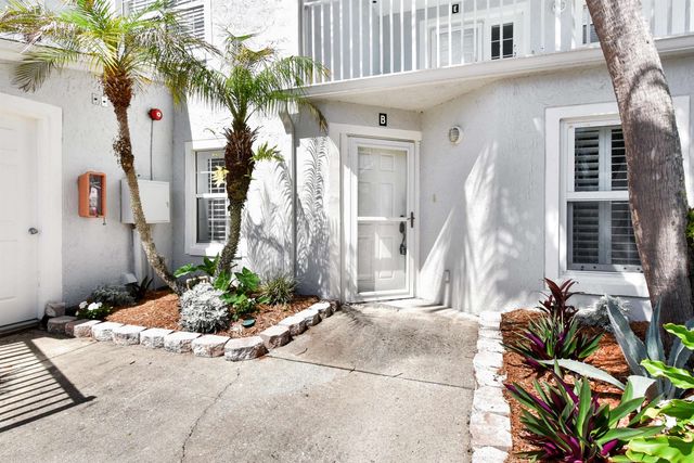 324 Village Dr B, St Augustine, FL 32084