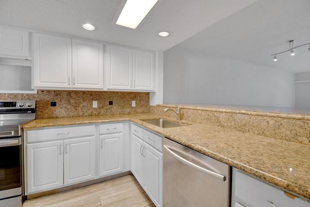 324 Village Dr B, St Augustine, FL 32084