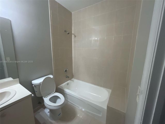 2731 NE 3rd Dr 203, Homestead, FL 33033