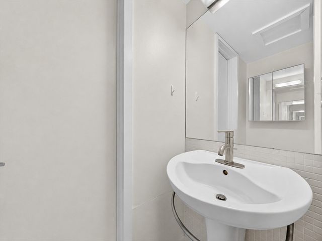 345 Harvard St 4A, Cambridge, MA 02138