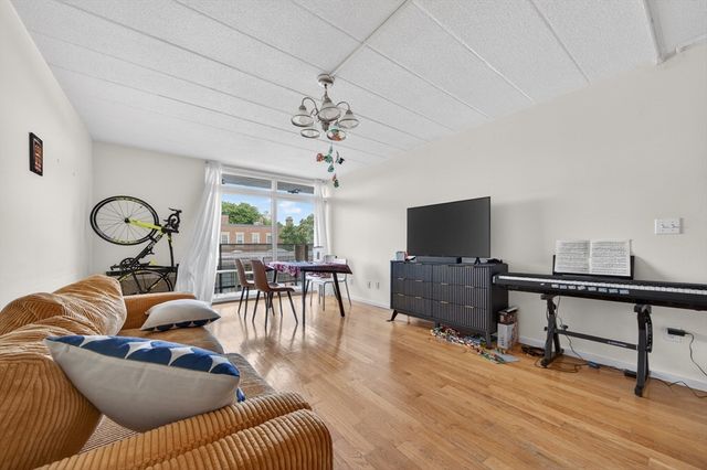 345 Harvard St 4A, Cambridge, MA 02138