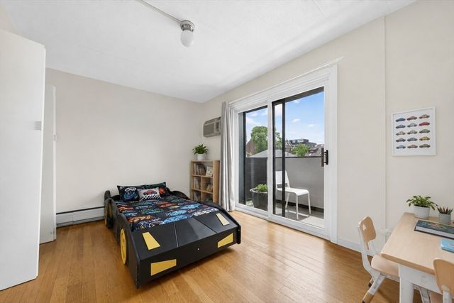 345 Harvard St 4A, Cambridge, MA 02138