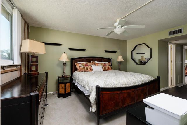 4915 BAY STREET NE 331, St Petersburg, FL 33703