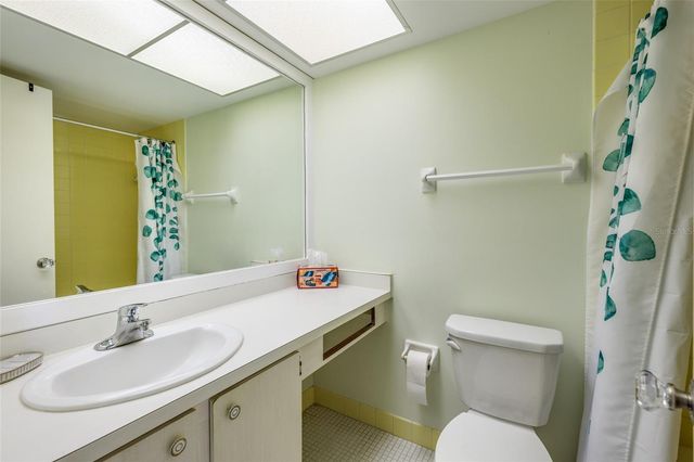 4915 BAY STREET NE 331, St Petersburg, FL 33703