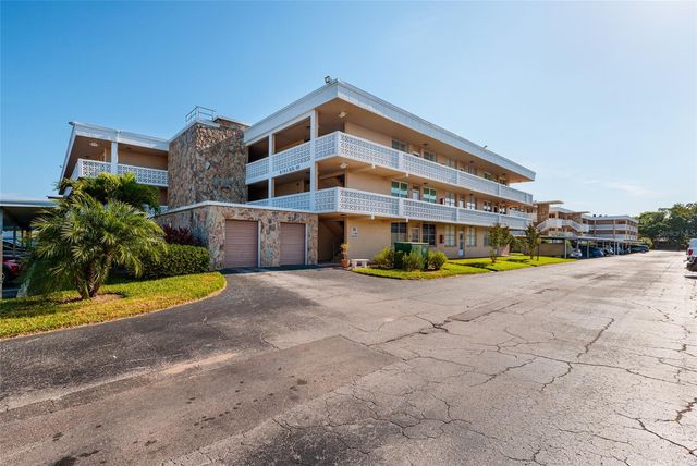 4915 BAY STREET NE 331, St Petersburg, FL 33703