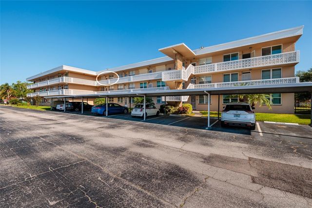 4915 BAY STREET NE 331, St Petersburg, FL 33703
