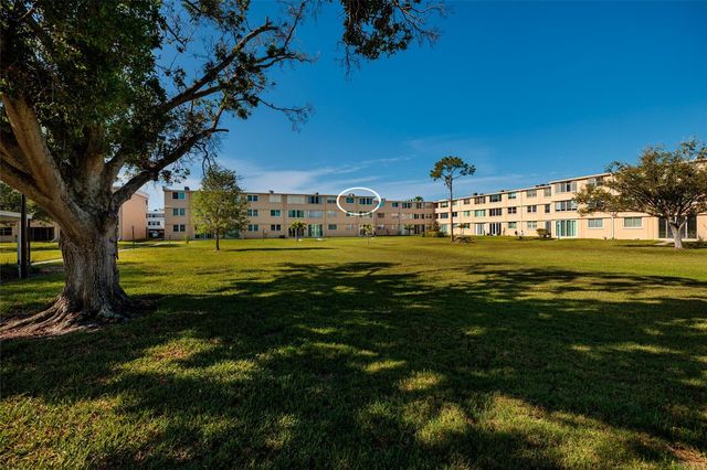 4915 BAY STREET NE 331, St Petersburg, FL 33703