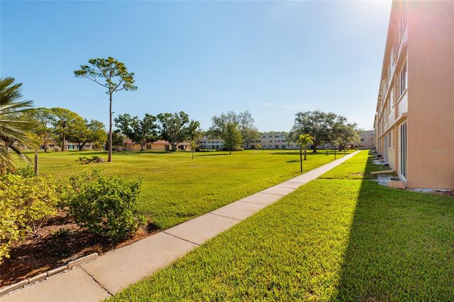 4915 BAY STREET NE 331, St Petersburg, FL 33703