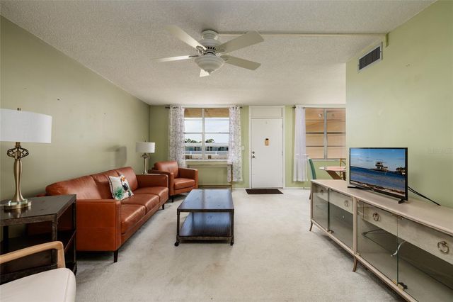 4915 BAY STREET NE 331, St Petersburg, FL 33703