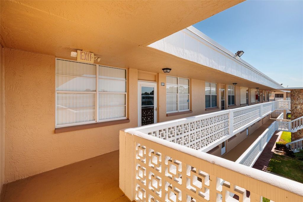4915 BAY STREET NE 331, St Petersburg, FL 33703