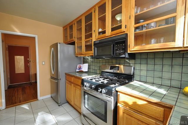 4 Wildwood Road A8, Hartsdale, NY 10530