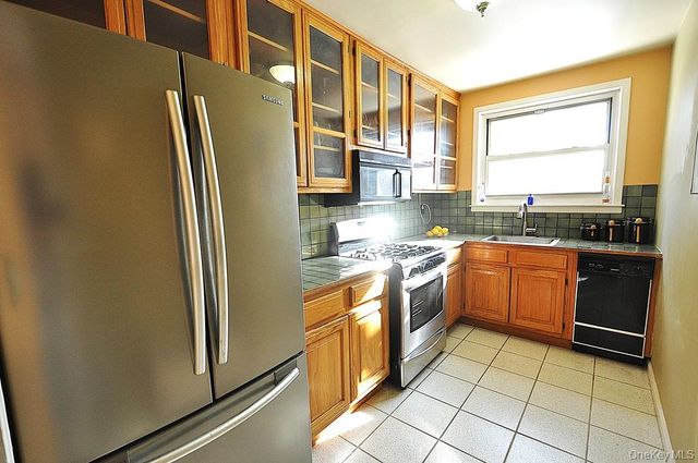 4 Wildwood Road A8, Hartsdale, NY 10530