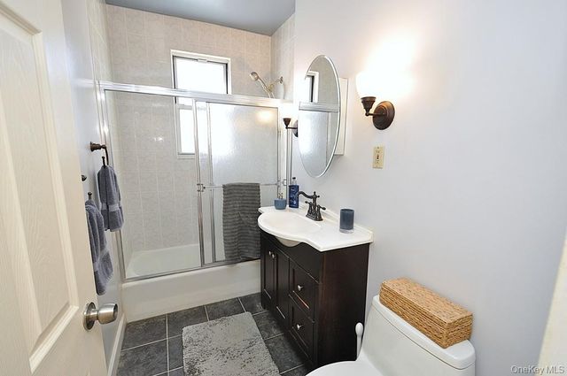 4 Wildwood Road A8, Hartsdale, NY 10530