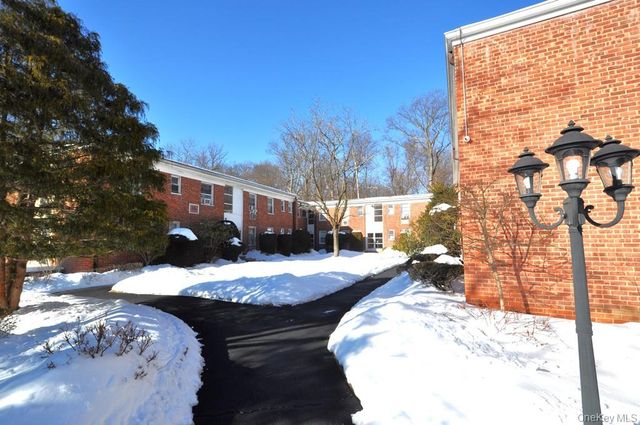 4 Wildwood Road A8, Hartsdale, NY 10530