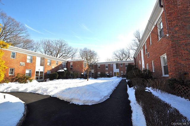 4 Wildwood Road A8, Hartsdale, NY 10530