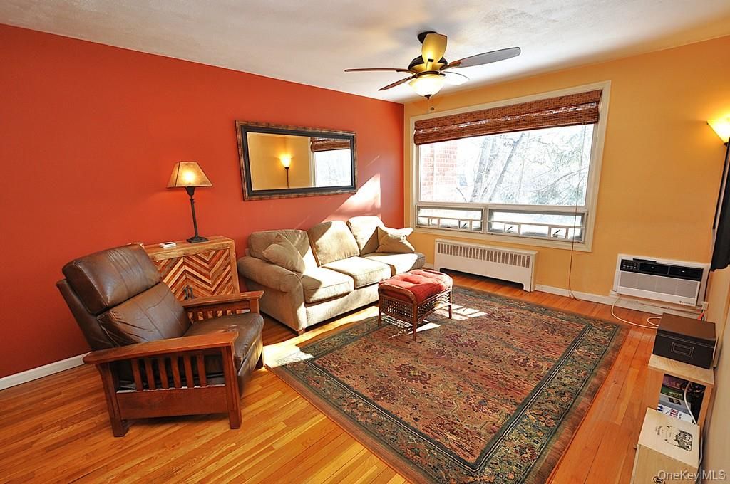 4 Wildwood Road A8, Hartsdale, NY 10530