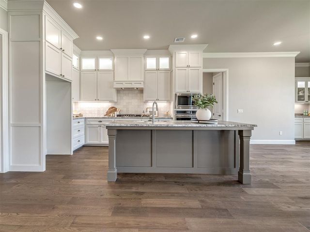 2217 W Cole Drive, Mustang, OK 73064
