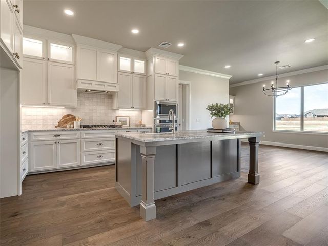 2217 W Cole Drive, Mustang, OK 73064