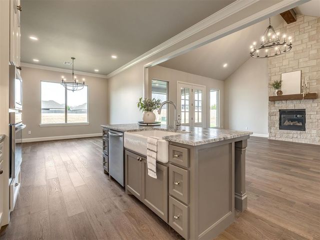 2217 W Cole Drive, Mustang, OK 73064