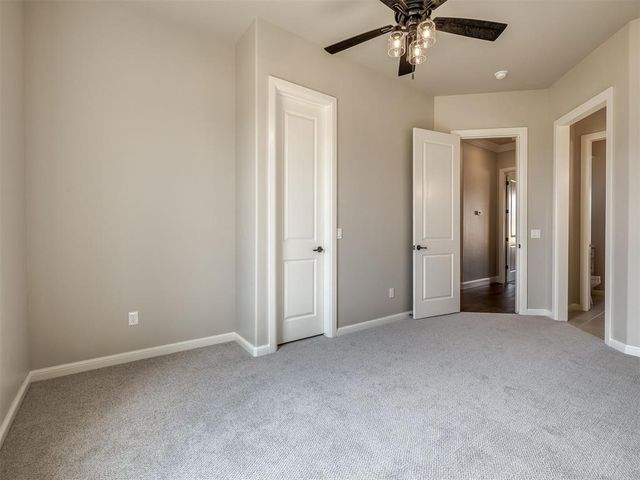 2217 W Cole Drive, Mustang, OK 73064
