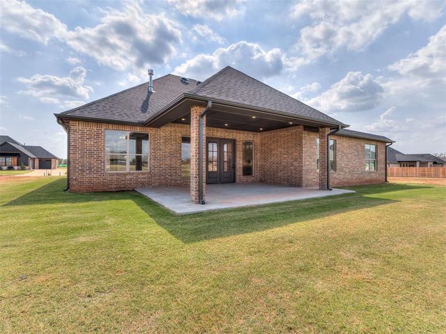 2217 W Cole Drive, Mustang, OK 73064