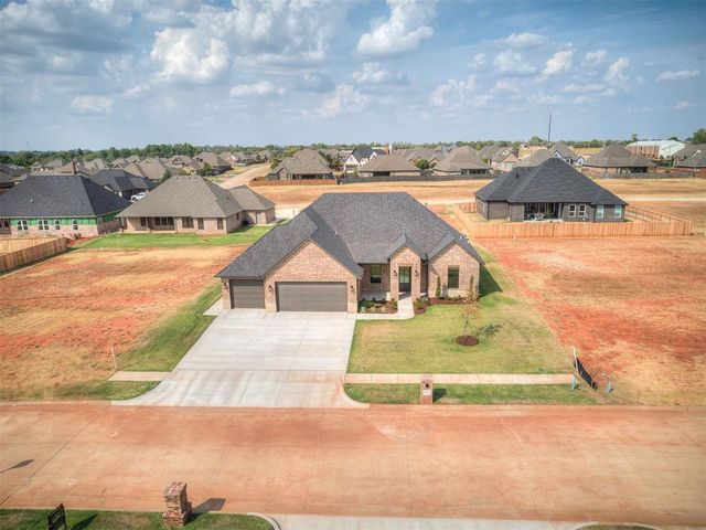 2217 W Cole Drive, Mustang, OK 73064