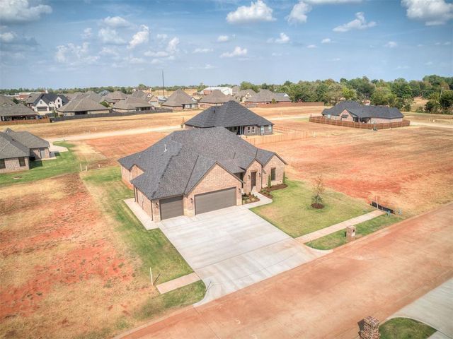 2217 W Cole Drive, Mustang, OK 73064