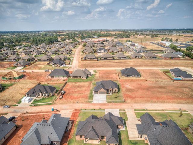 2217 W Cole Drive, Mustang, OK 73064