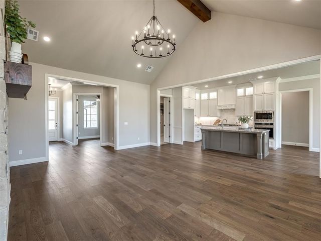 2217 W Cole Drive, Mustang, OK 73064