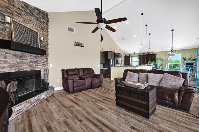 939 8th Street, Dickinson, TX 77539