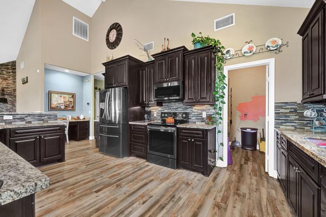 939 8th Street, Dickinson, TX 77539